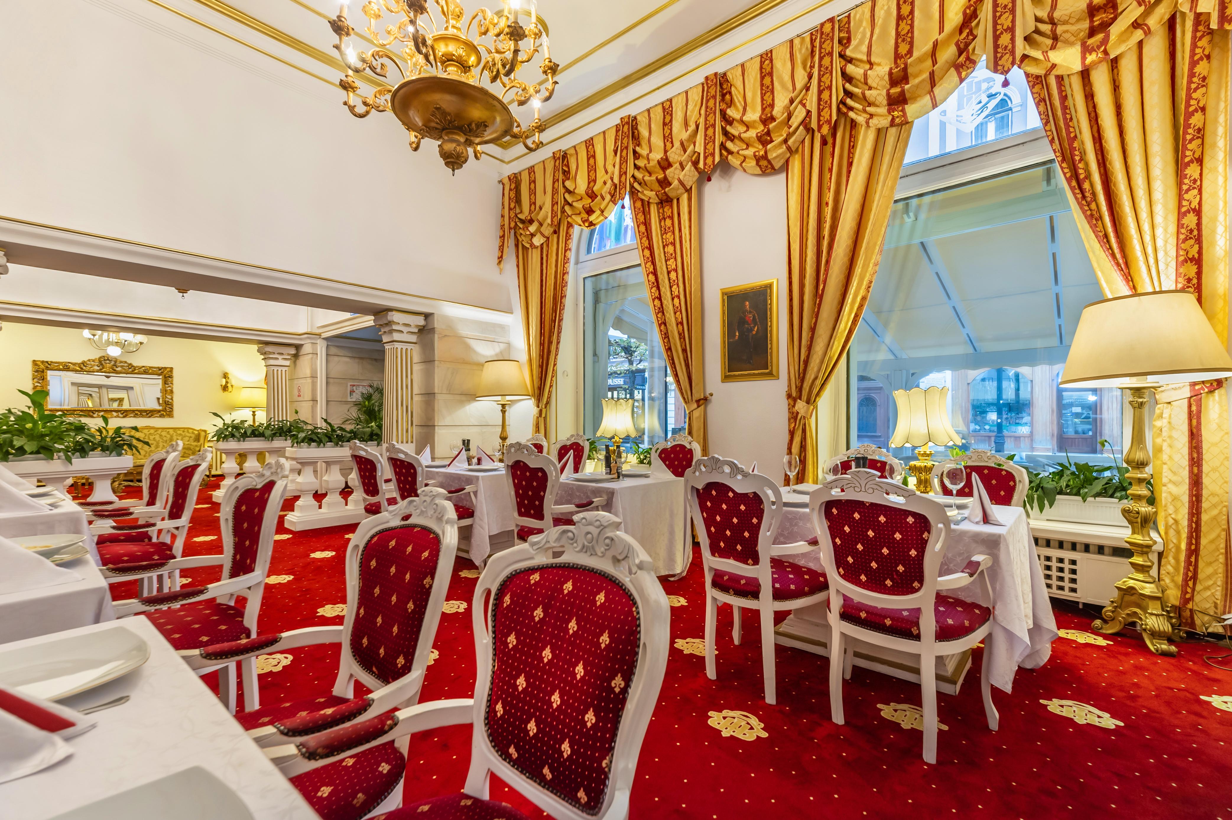 Hotel Imparatul Romanilor Hotel & Spa 시비우 외부 사진