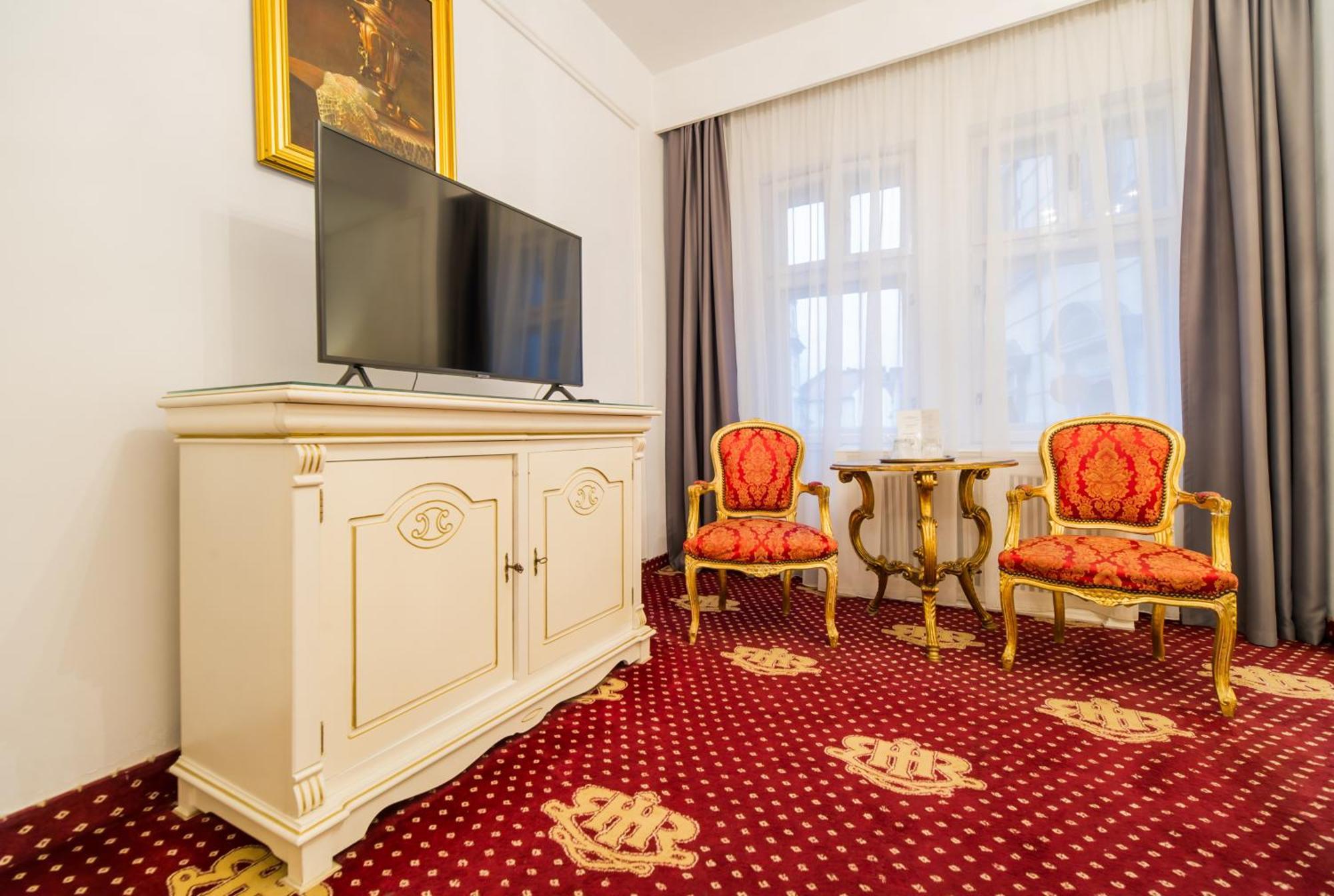 Hotel Imparatul Romanilor Hotel & Spa 시비우 객실 사진
