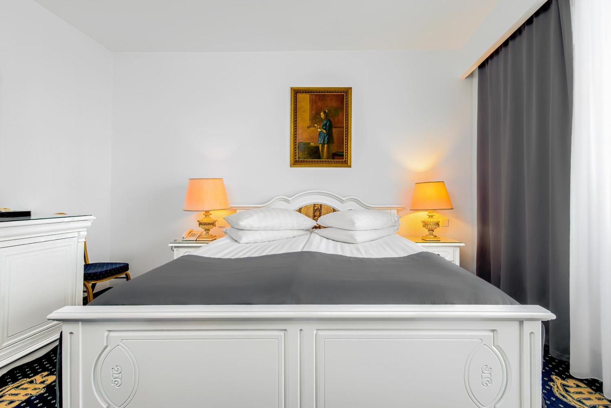 Hotel Imparatul Romanilor Hotel & Spa 시비우 외부 사진